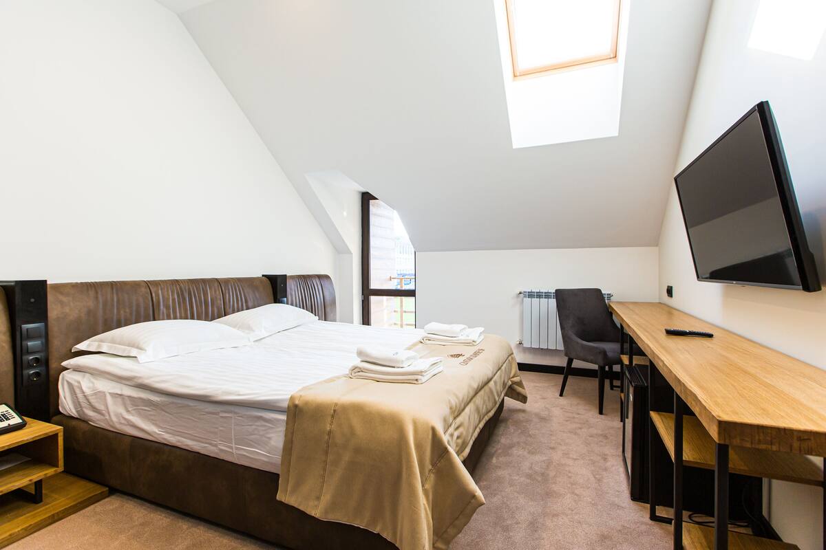 Standard-Doppelzimmer (Attic) | Minibar, Zimmersafe, Verdunkelungsvorhänge, Bügeleisen/Bügelbrett