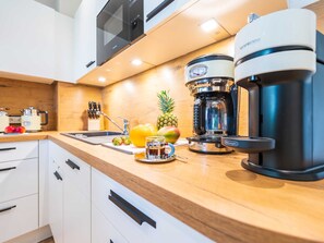 Køleskab, mikrobølgeovn, ovn, opvaskemaskine