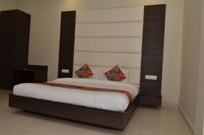 Premium Room | Free WiFi - Hotel KK Continental (Amritsar)