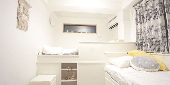 Private Vacation Home, Non Smoking | 4 bedrooms, iron/ironing board, travel crib, free WiFi