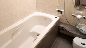 Private Vacation Home, Non Smoking | Bathroom | Separate tub and shower, hair dryer, electronic bidet, towels