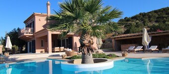 Grand Bleu Villa Alegria