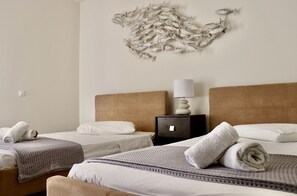 4 bedrooms, in-room safe, iron/ironing board, WiFi