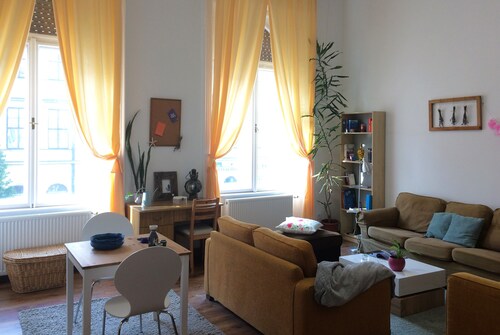 Central Market Hall Zen Hostel