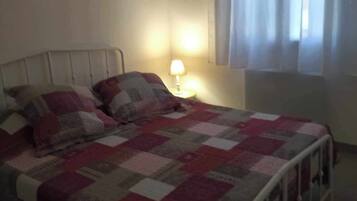 1 bedroom, free WiFi, bed sheets