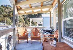 Outdoor dining - Woodchuck Flat - ADA unit (Fort Bragg)