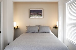 2 bedrooms, WiFi, bed sheets, wheelchair access