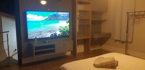 2 室のベッドルーム、デスク、アイロン / アイロン台、WiFi (無料)