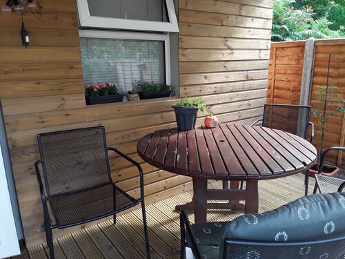 Privet Annexe/ garden room / studio  / underfloor heating 