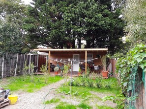 Property grounds - Privet Annexe/ garden room / studio  / underfloor heating  (BOURNEMOUTH)