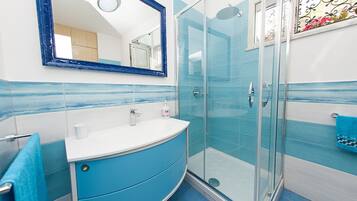Vila Panorama, 3 kamar tidur | Kamar mandi | Shower, pengering rambut, jubah mandi, dan kloset