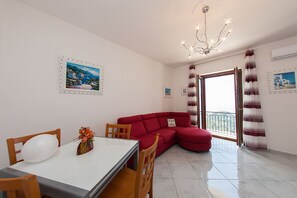 Panoramic-Villa, 3 Schlafzimmer | Wohnbereich | Flachbildfernseher