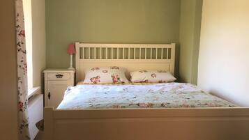 2 bedrooms, individually decorated, free WiFi