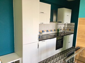 Réfrigérateur, four, plaque de cuisson, lave-vaisselle