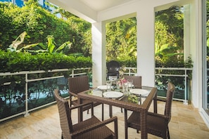 Outdoor dining