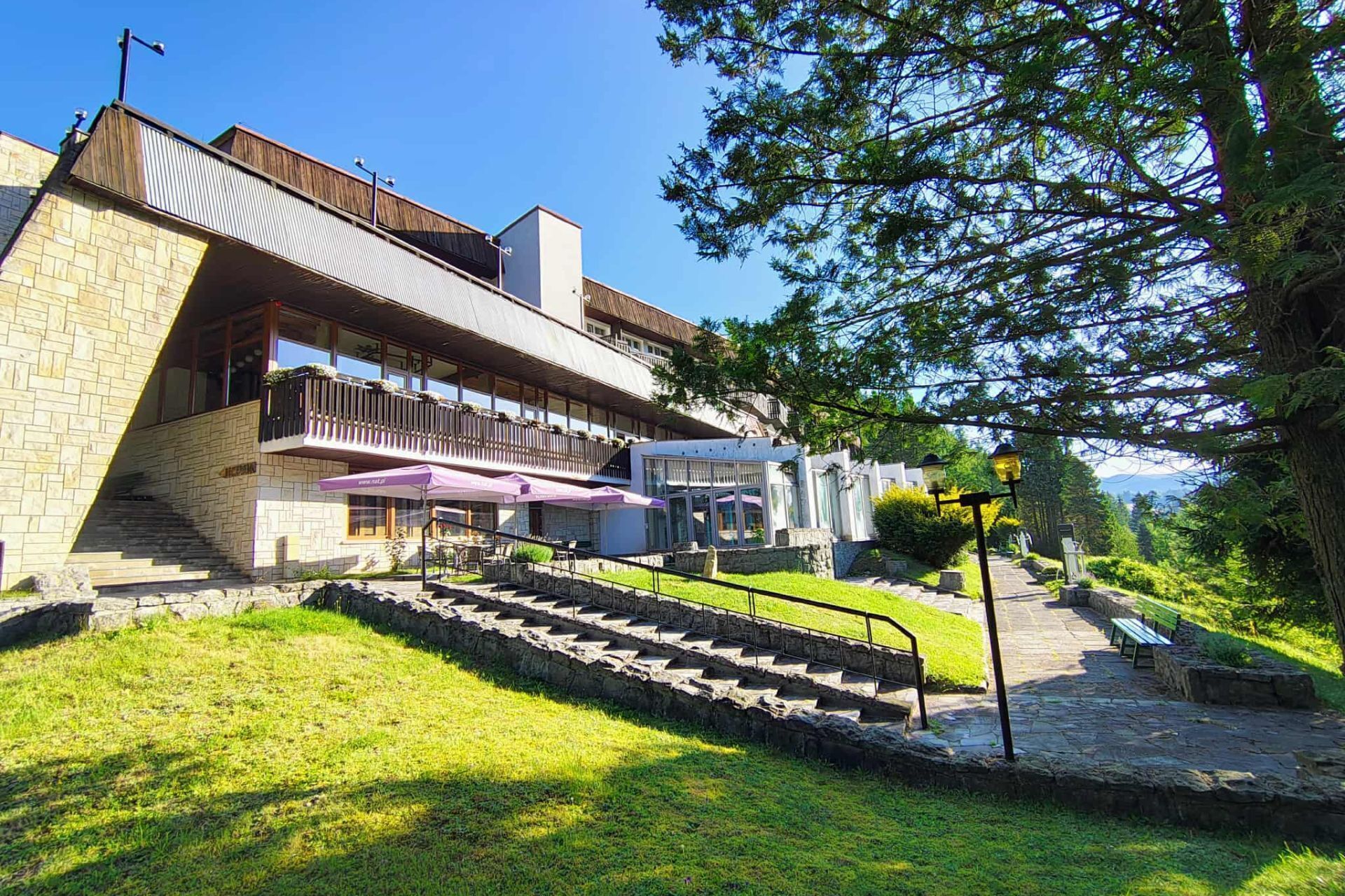 Mặt tiền nơi lưu trú