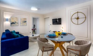 Dining - Elegant apartment Navy with a sea view in a quiet village on Krk (Silo)