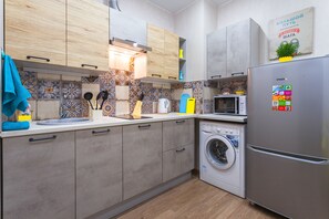 Business-Studio | Eigene Küche | Großer Kühlschrank, Mikrowelle, Herdplatte, Grillplatte