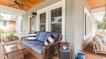 House (303 Beechwood Ave) | Balcony