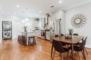 Maison (303 Beechwood Ave) | Cuisine privée