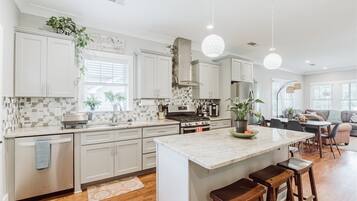 House (303 Beechwood Ave) | Private kitchen