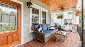 House (303 Beechwood Ave) | Balcony - Beechwood Ave, 303 (Greenville)