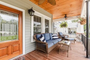 House (303 Beechwood Ave) | Balcony - Beechwood Ave, 303 (Greenville)