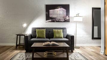 42-inch TV with digital channels, Netflix, Hulu