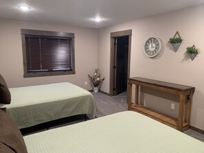 4 chambres, fer et planche à repasser, Wi-Fi, draps fournis