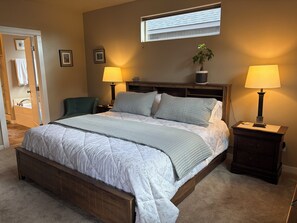 3 bedrooms, desk, iron/ironing board, WiFi