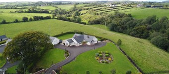 Dungannon 2 Bed Bungalow - Sleeps 5 - Pet Friendly