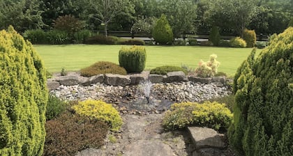 Dungannon 2 Bed Bungalow - Sleeps 5 - Pet Friendly