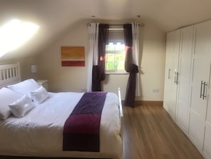 2 bedrooms, iron/ironing board, free WiFi, bed sheets - Dungannon 2 Bed Bungalow - Sleeps 5 - Pet Friendly (Dungannon)