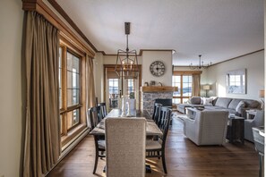 Téléviseur, foyer, chaîne audio