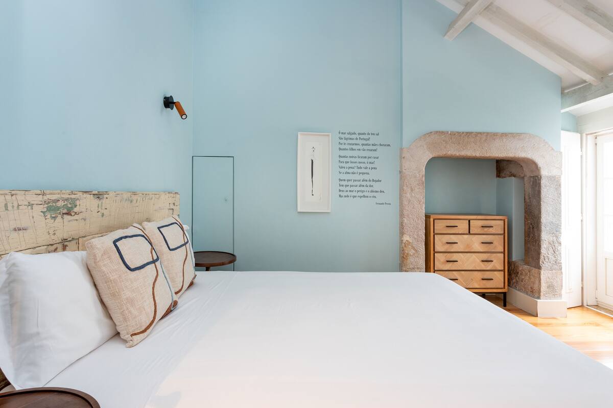 Traditional Apartment, 1 Bedroom | In-room safe, soundproofing, free WiFi, bed sheets