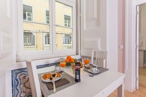 Comfort-Apartment, 1 Schlafzimmer | Eigene Küche | Kühlschrank, Mikrowelle, Ofen, Herdplatte