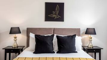 Apartamento clásico | 2 dormitorios, tabla de planchar con plancha, wifi gratis y ropa de cama