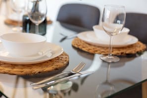 Dining - Walker Suite No53 - Donnini Apartments (Kilmarnock)
