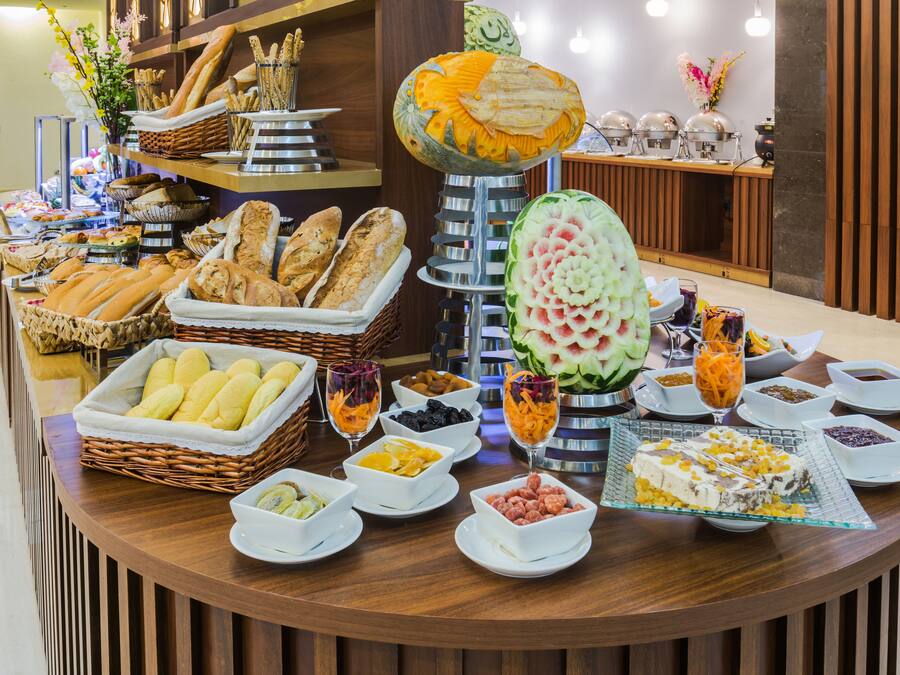 Tägliches Frühstücksbuffet gegen Gebühr