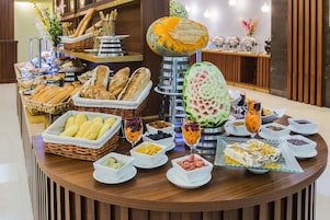 Daily buffet breakfast (SAR 70 per person)