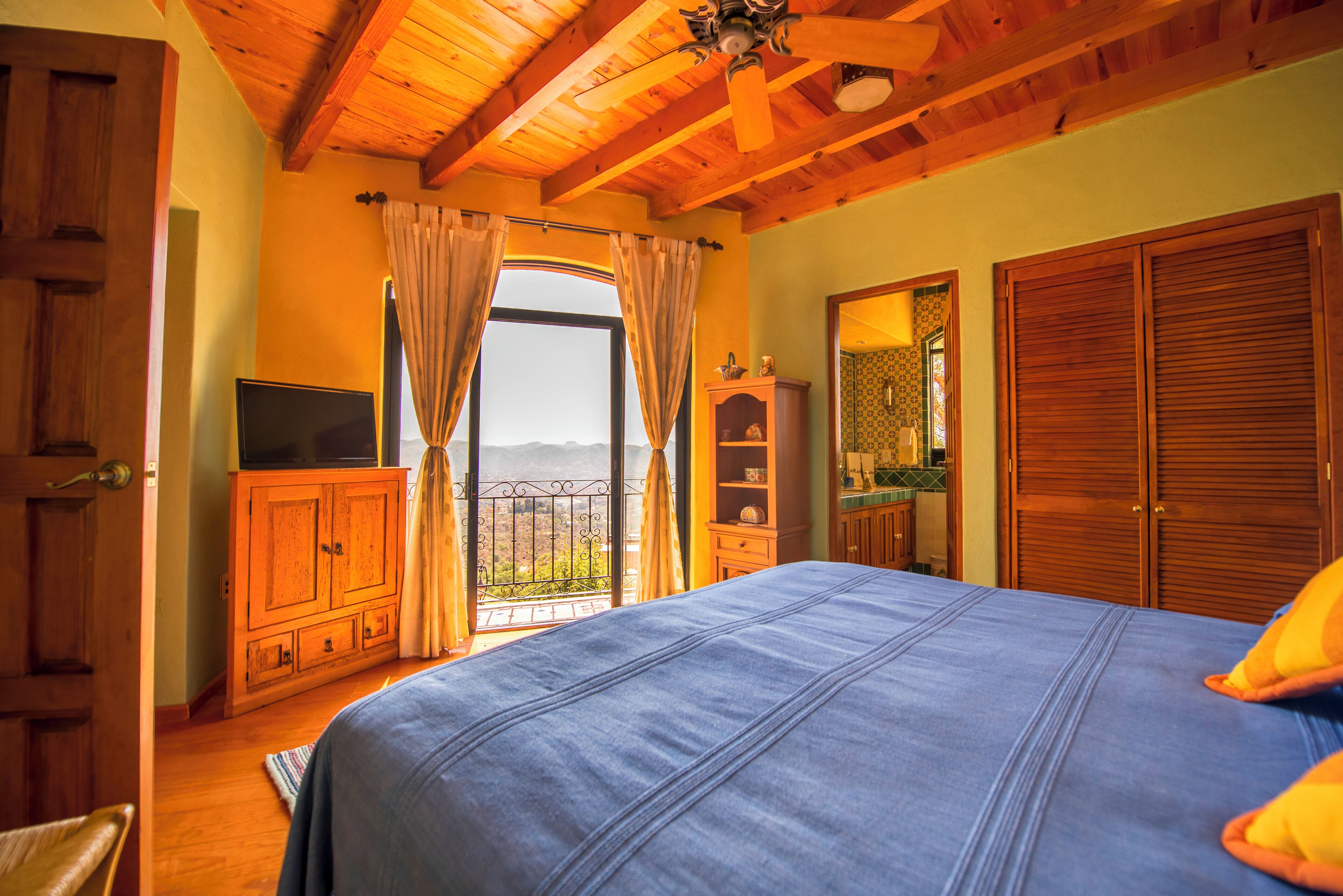 casa estrellita | 2 bedrooms, premium bedding, in-room safe, individually decorated
