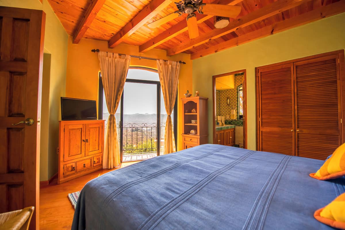 casa estrellita | 2 bedrooms, premium bedding, in-room safe, individually decorated