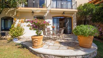 San Bernabe | Vista al patio