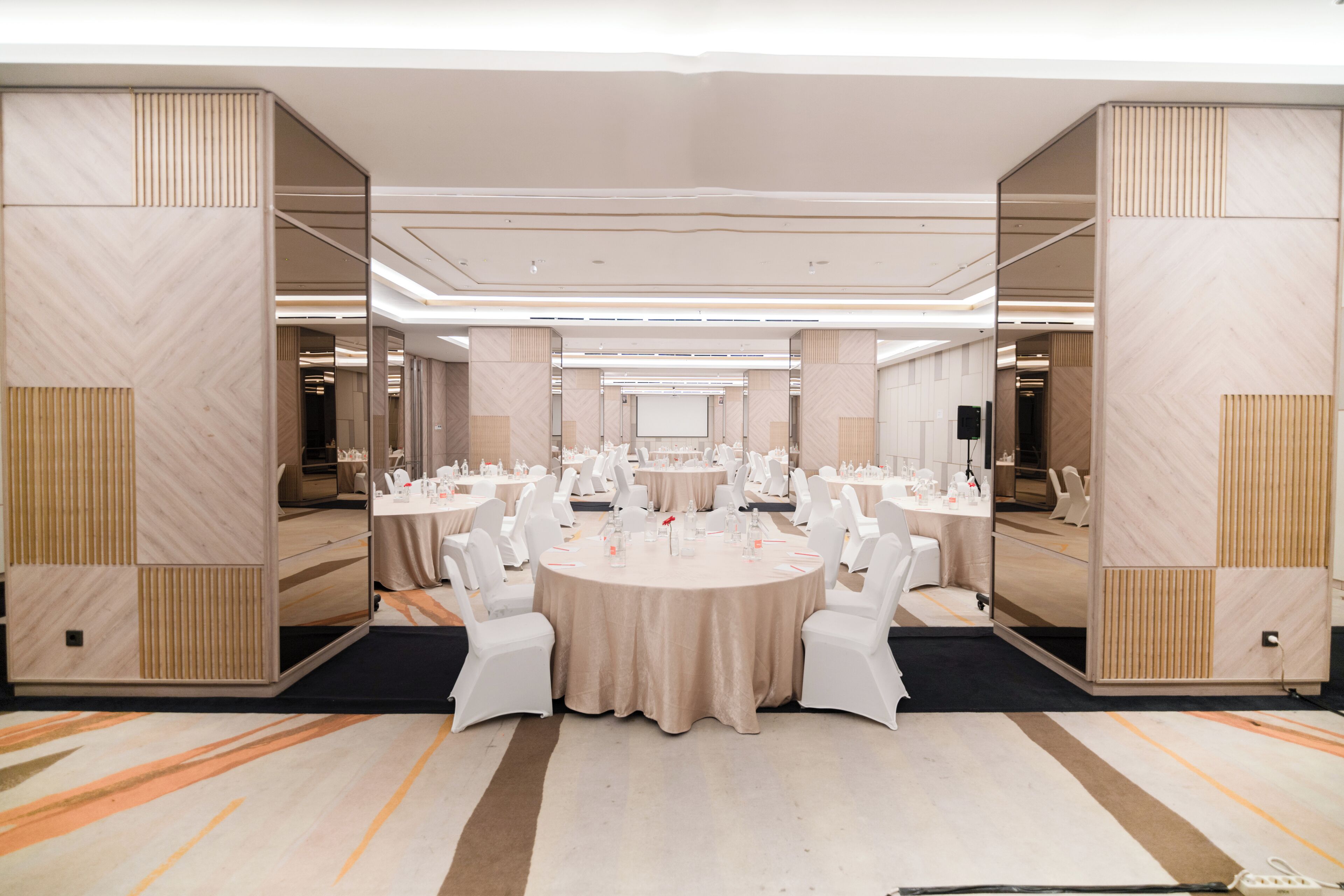 Photo - HARRIS Suites Puri Mansion Jakarta