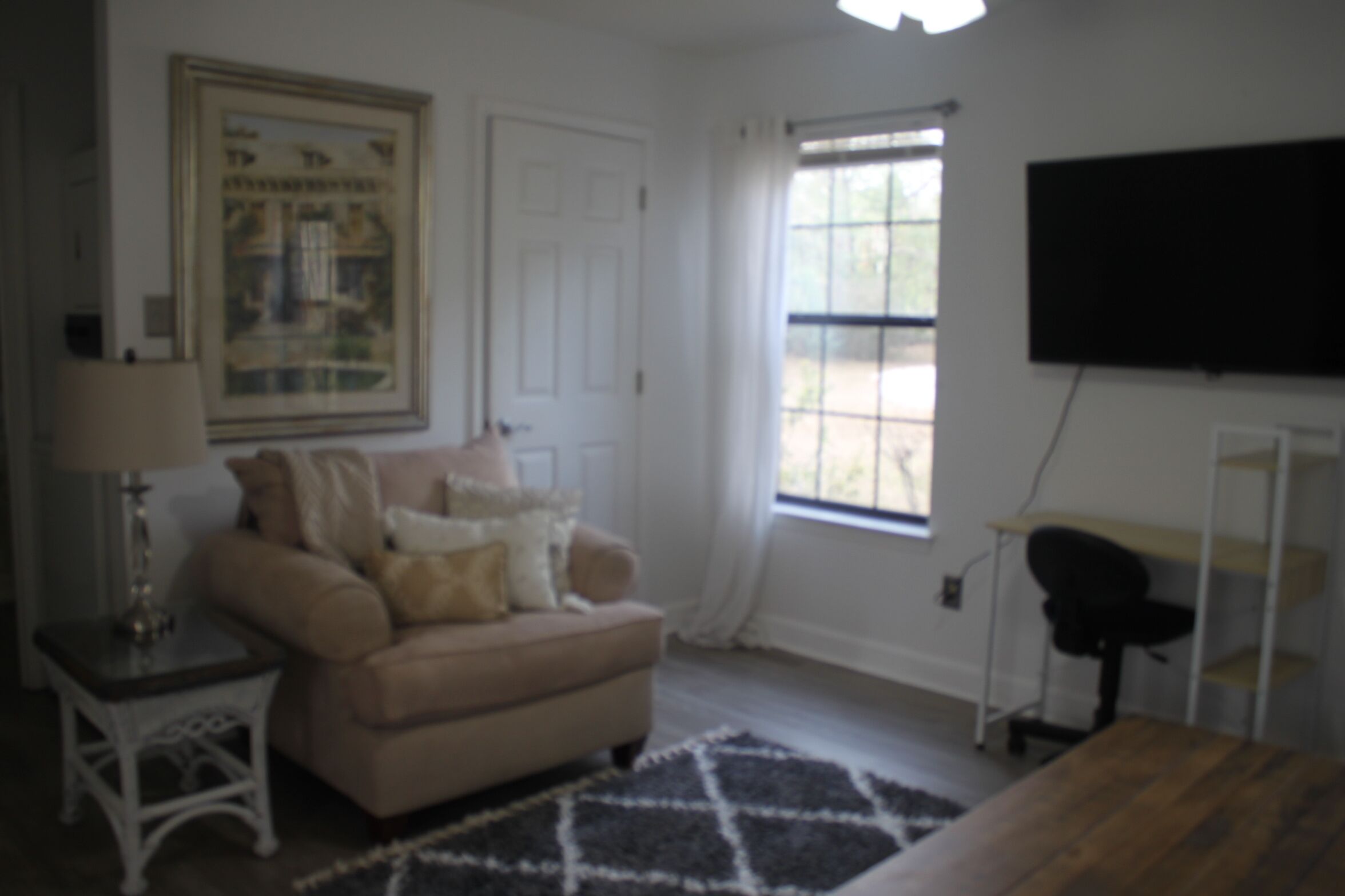 Country Estate home away from home. Quiet and quaint yet close to everything.