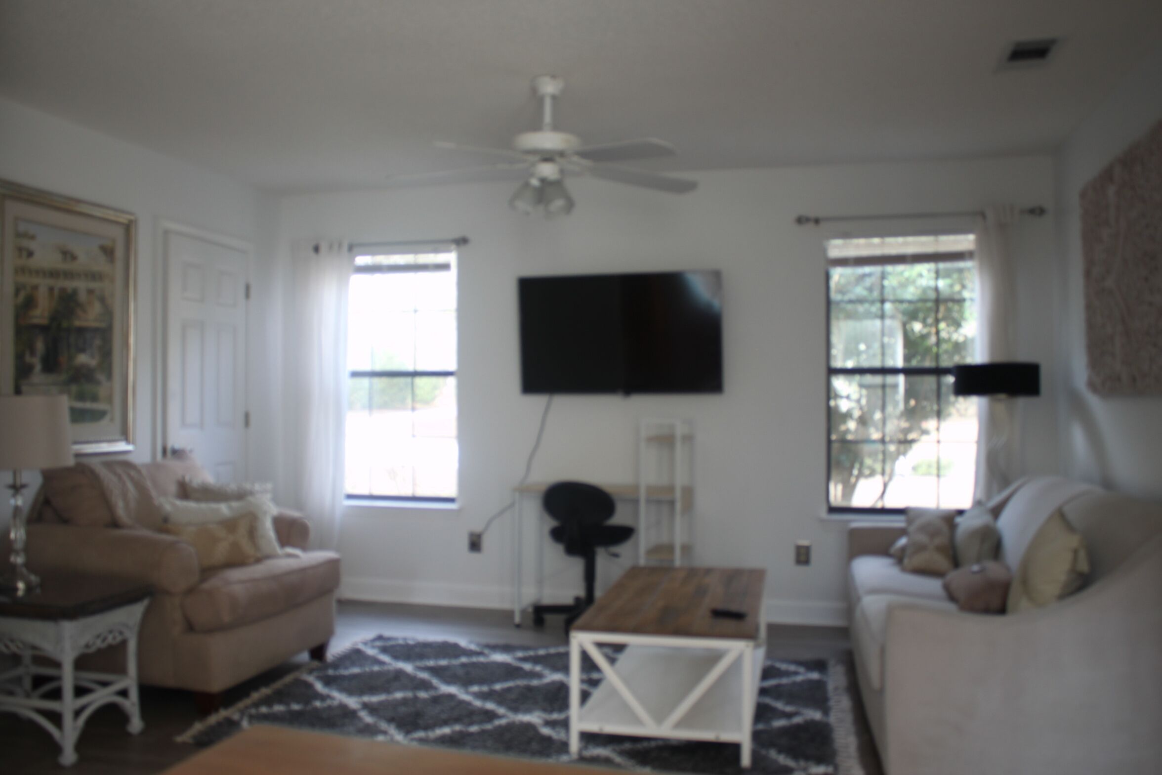 Country Estate home away from home. Quiet and quaint yet close to everything.