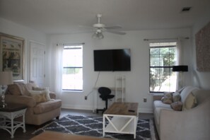 Smart TV - Country Estate home away from home. Quiet and quaint yet close to everything. (Summerdale)