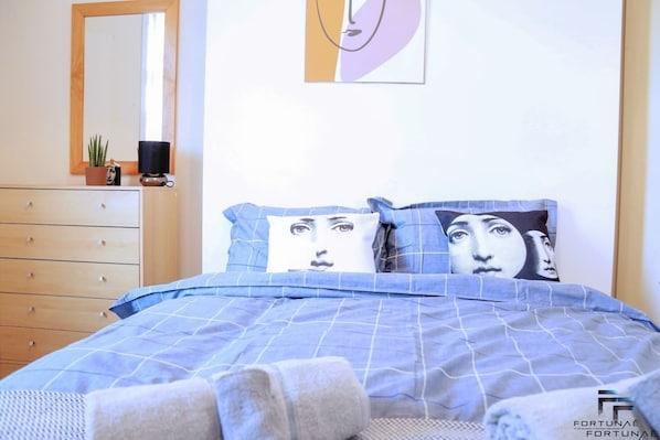 House | 5 bedrooms, iron/ironing board, free WiFi, bed sheets