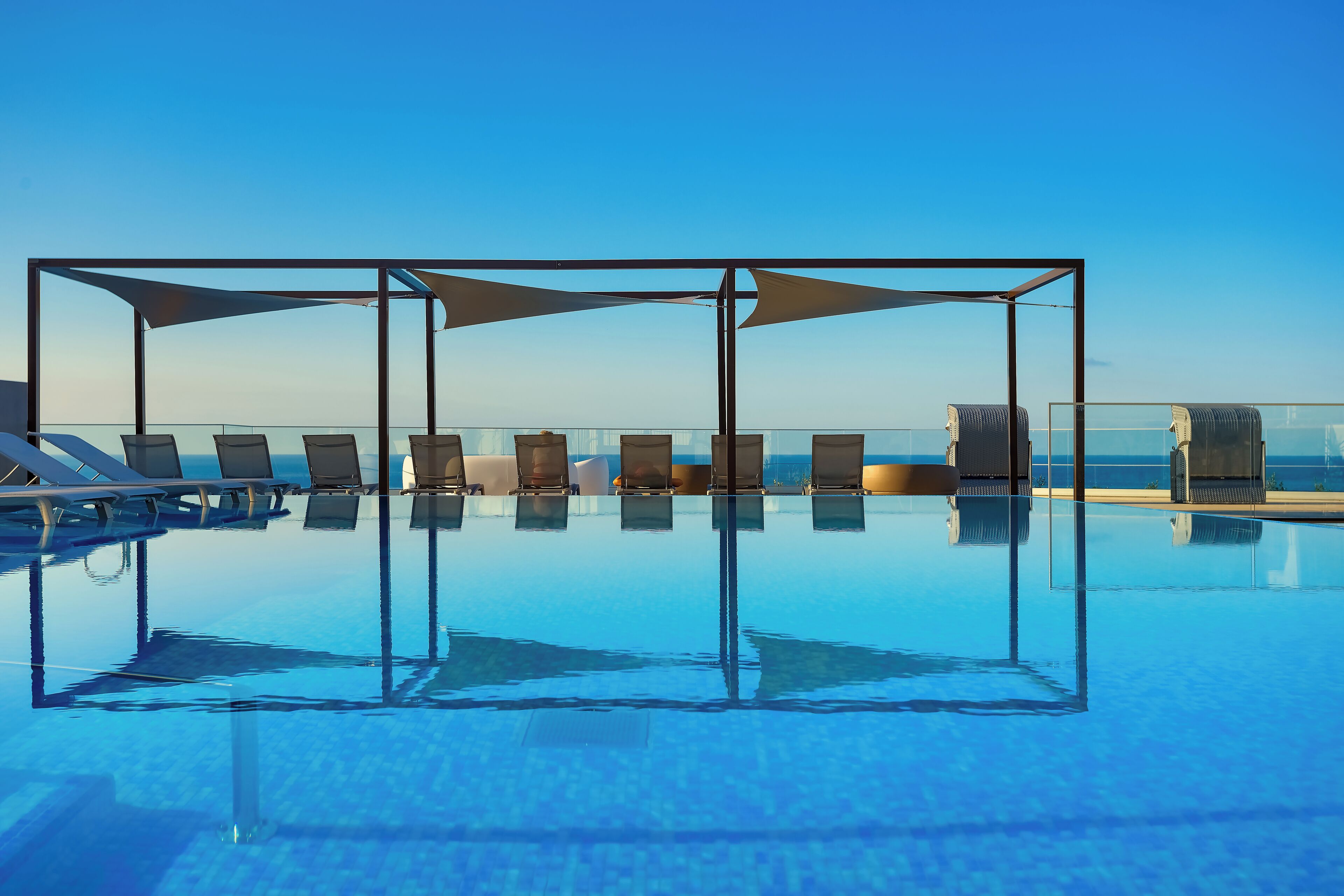 Indoor pool, outdoor pool