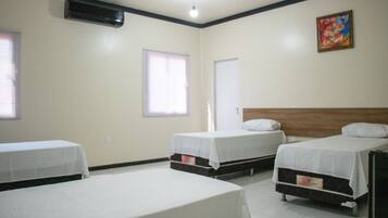 Basic Triple Room | Free WiFi